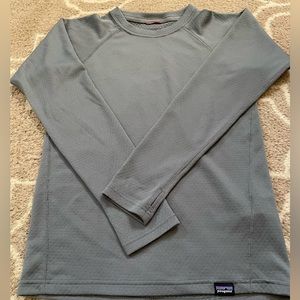 Patagonia kid’s Capilene Midweight Crew. Grey size large, 12